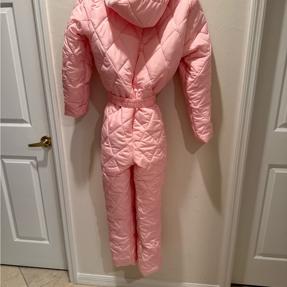 Brand new women's pink snowsuit with mittens and belt - Picture 6 of 10